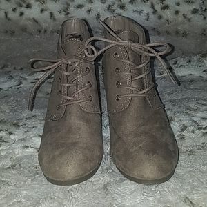 Arizona Booties (Taupe)